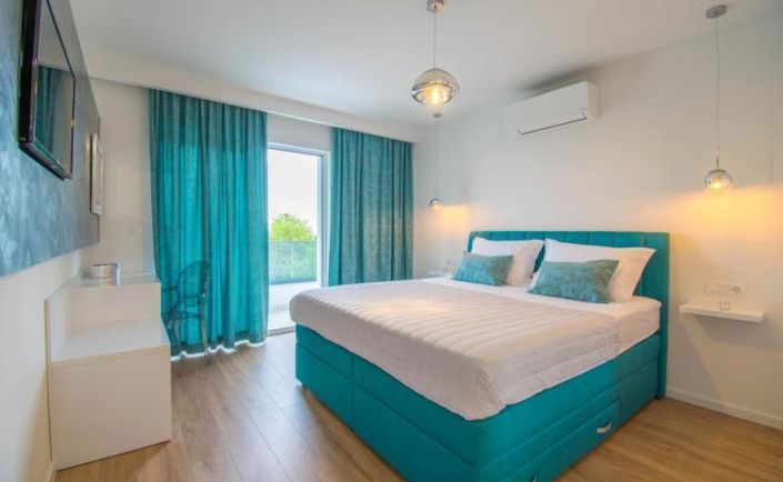 Image No.6-3 Bed Property for sale