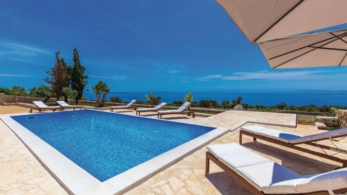 Image No.1-5 Bed Property for sale