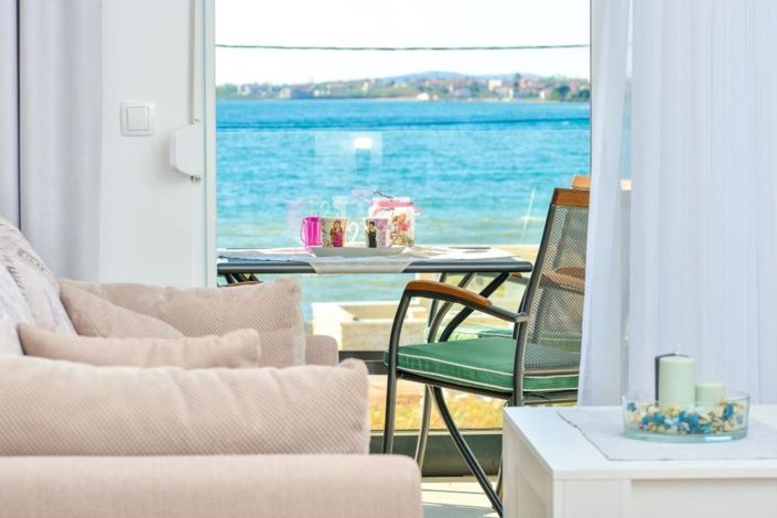 Image No.11-6 Bed Property for sale