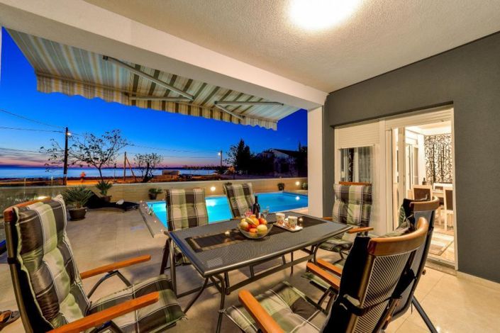 Image No.21-6 Bed Property for sale