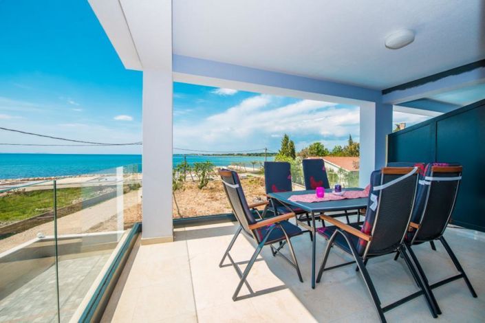 Image No.3-6 Bed Property for sale