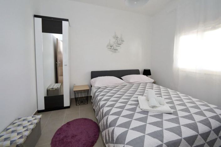 Image No.10-10 Bed Property for sale