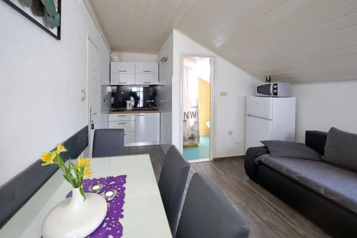 Image No.14-10 Bed Property for sale