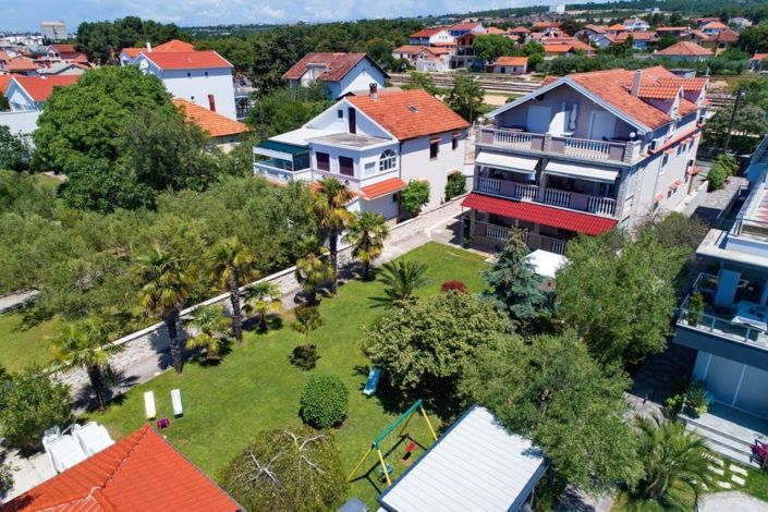 Image No.5-10 Bed Property for sale