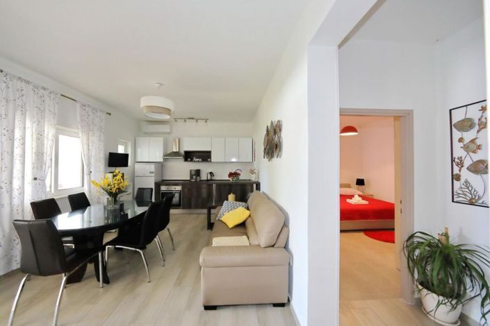 Image No.7-10 Bed Property for sale