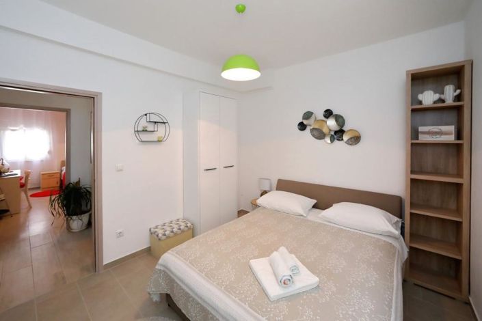 Image No.8-10 Bed Property for sale