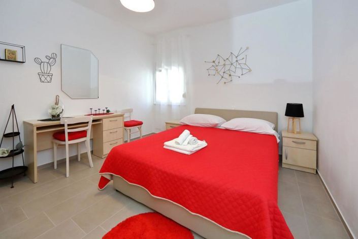 Image No.9-10 Bed Property for sale