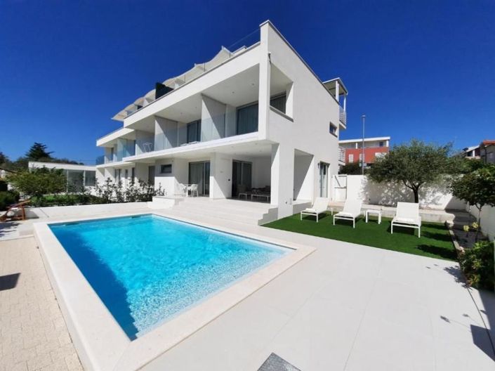 Image No.5-Propriété de 16 chambres à vendre à Croatie