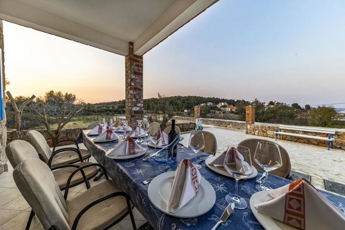 Image No.11-5 Bed Property for sale