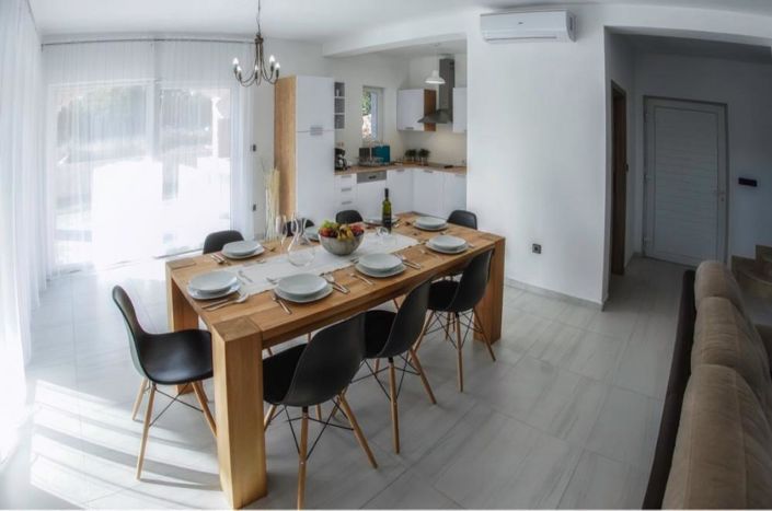 Image No.3-4 Bed Property for sale