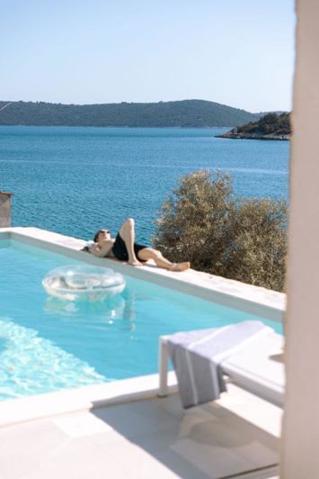 Image No.10-5 Bed Property for sale