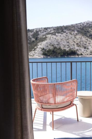 Image No.12-5 Bed Property for sale