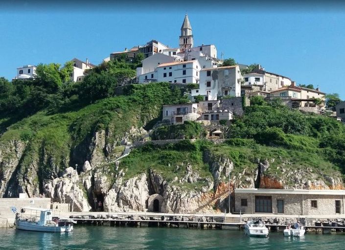 Image No.13-3 Bed Property for sale