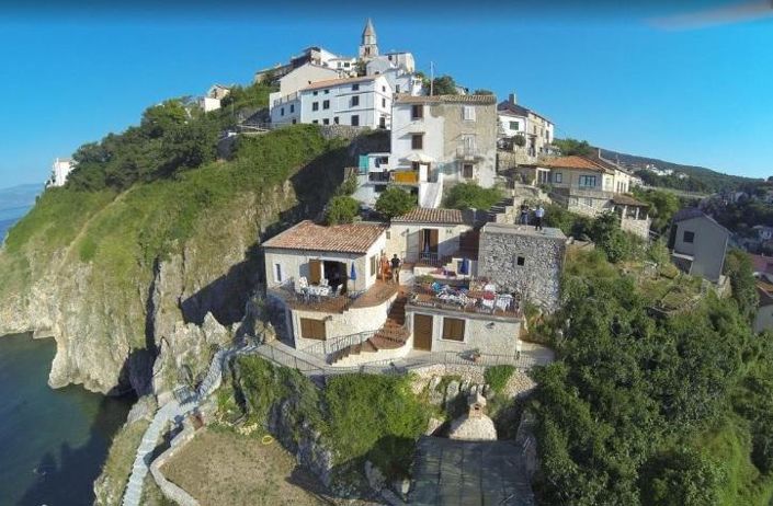 Image No.15-3 Bed Property for sale