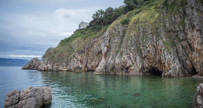 Image No.20-3 Bed Property for sale