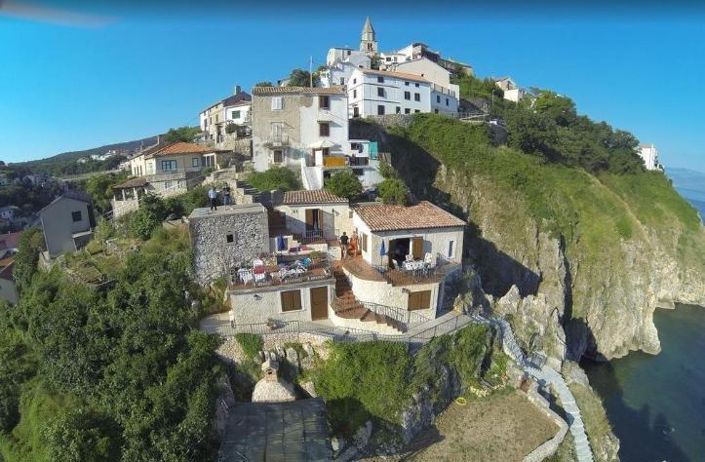 Image No.6-3 Bed Property for sale