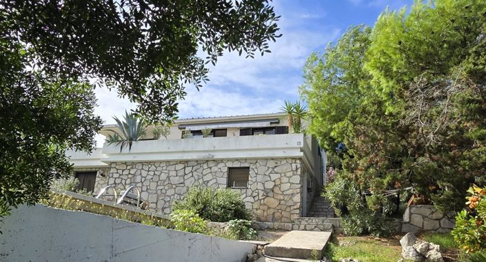 Image No.20-3 Bed Property for sale