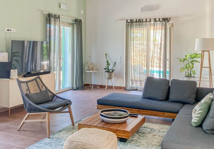 Image No.13-3 Bed Property for sale