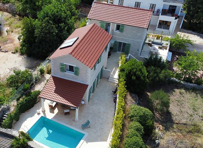 Image No.3-3 Bed Property for sale