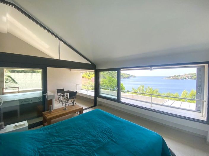 Image No.6-4 Bed Property for sale