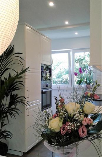 Image No.14-9 Bed Property for sale