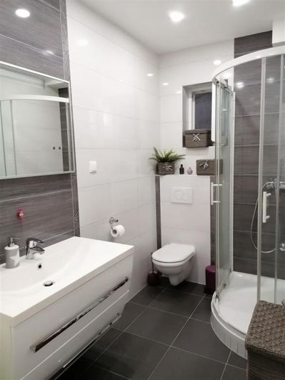 Image No.6-9 Bed Property for sale