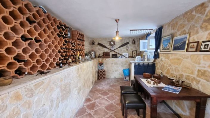 Image No.23-3 Bed Property for sale