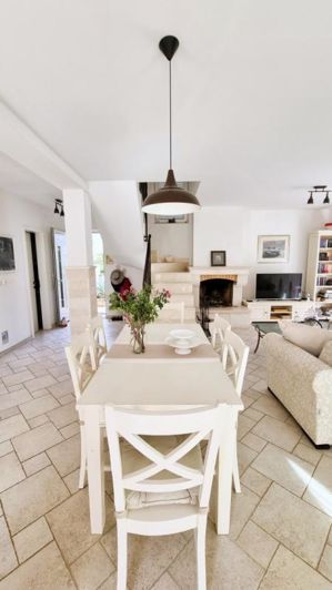 Image No.6-3 Bed Property for sale