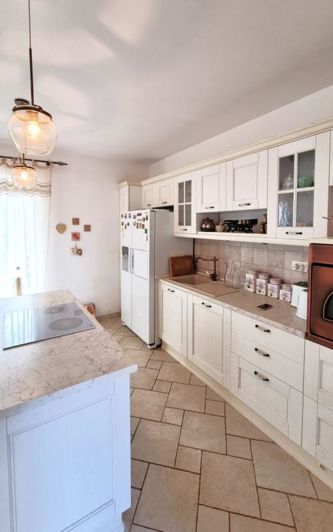 Image No.9-3 Bed Property for sale