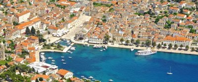 1 - Hvar, Propriété