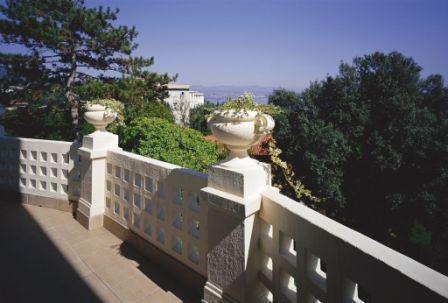 Image No.3-15 Bed Property for sale