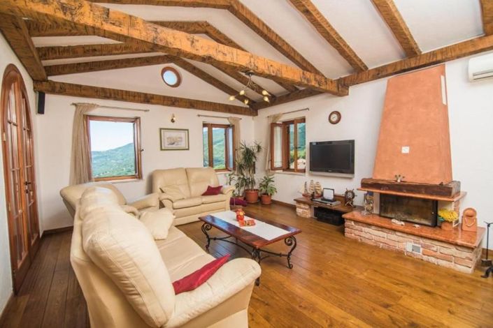 Image No.13-3 Bed Property for sale