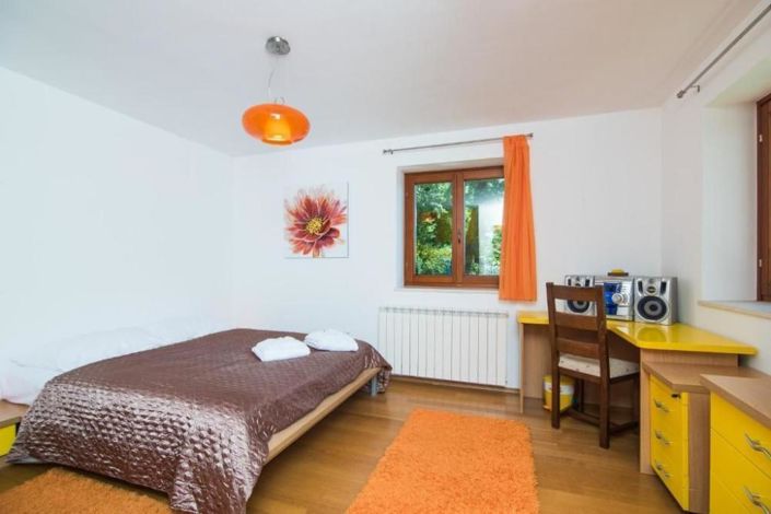 Image No.16-3 Bed Property for sale