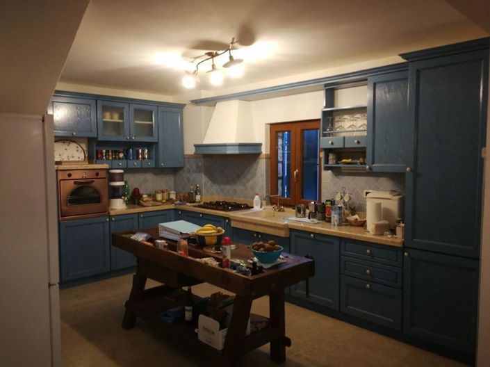 Image No.10-3 Bed Property for sale