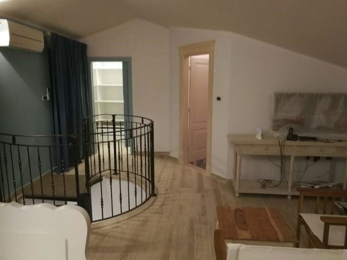 Image No.12-3 Bed Property for sale