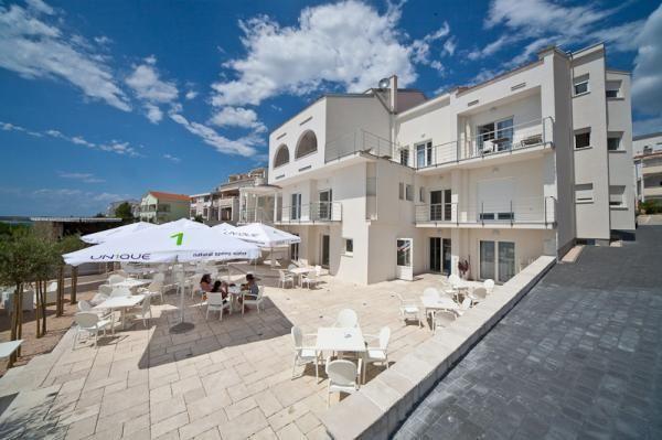 Image No.1-27 Bed Property for sale