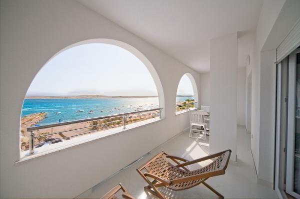 Image No.13-27 Bed Property for sale