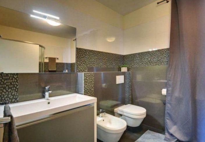 Image No.19-3 Bed Property for sale