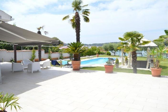 Image No.5-3 Bed Property for sale