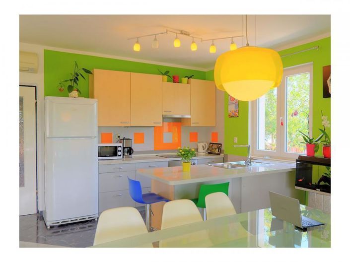 Image No.10-4 Bed Property for sale