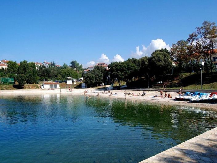 Image No.1-Propriété de 11 chambres à vendre à Croatie