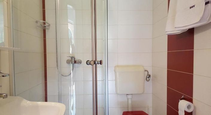 Image No.18-4 Bed Property for sale