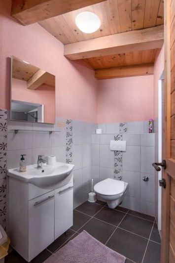 Image No.17-11 Bed Property for sale