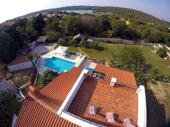 Image No.2-11 Bed Property for sale