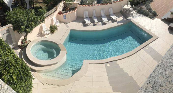 Image No.2-Propriété de 8 chambres à vendre à Croatie