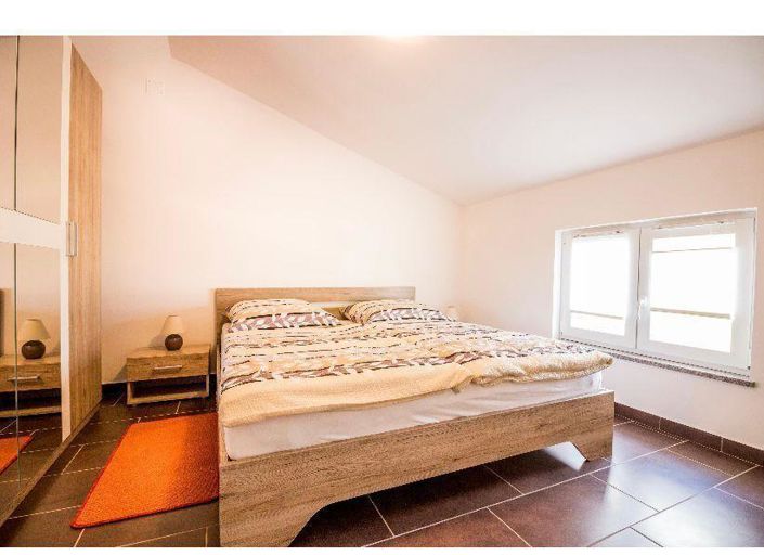 Image No.11-5 Bed Property for sale