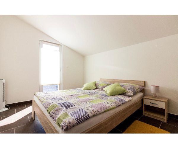 Image No.13-5 Bed Property for sale