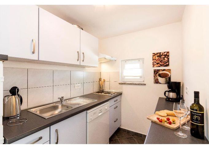 Image No.7-5 Bed Property for sale