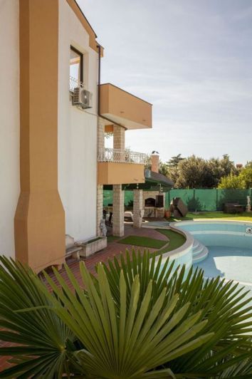 Image No.11-11 Bed Property for sale