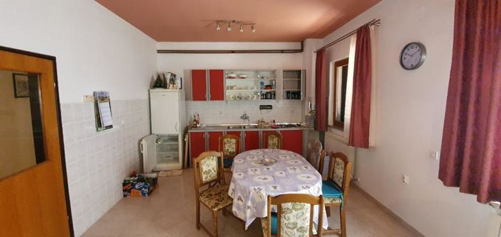 Image No.15-8 Bed Property for sale